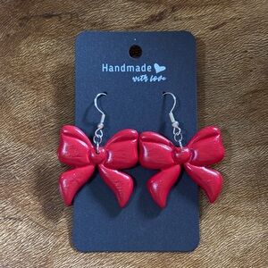 Red or green bow earrings